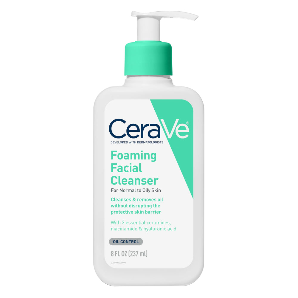 CeraVe botella de limpiador espumoso para piel grasa: limpia sin resecar y controla el brillo.