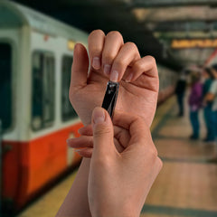 CERTIGEN fingernail clippers deliver clean, smooth fingernail cuts.