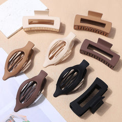 CHANDAT flat hair clip brown ideal for sleek updos and subtle looks.