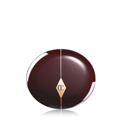 Charlotte Tilbury Cheek to Chic two-tone finish delivers radiant, healthy-looking glow.