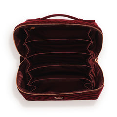 Five compartment design keeps cosmetics and skincare neatly separated for easy access