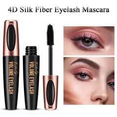 Charm Kiss waterproof mascara tube emphasizes long-wear through sweat or rain