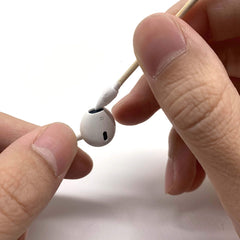 Chenchenchen swabs with soft cotton heads, skin-friendly and comfortable to use.