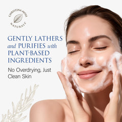 Luxurious foam lather texture that lifts dirt without over-drying