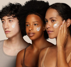 Etiqueta SPF 30 en Cicatricure Gold Lift Day Cream para protección diaria.
