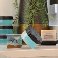 Eco-friendly refill reduces plastic waste while keeping shaver fresh