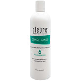 Acondicionador Cleure sin fragancia derramando para uso diario suave.