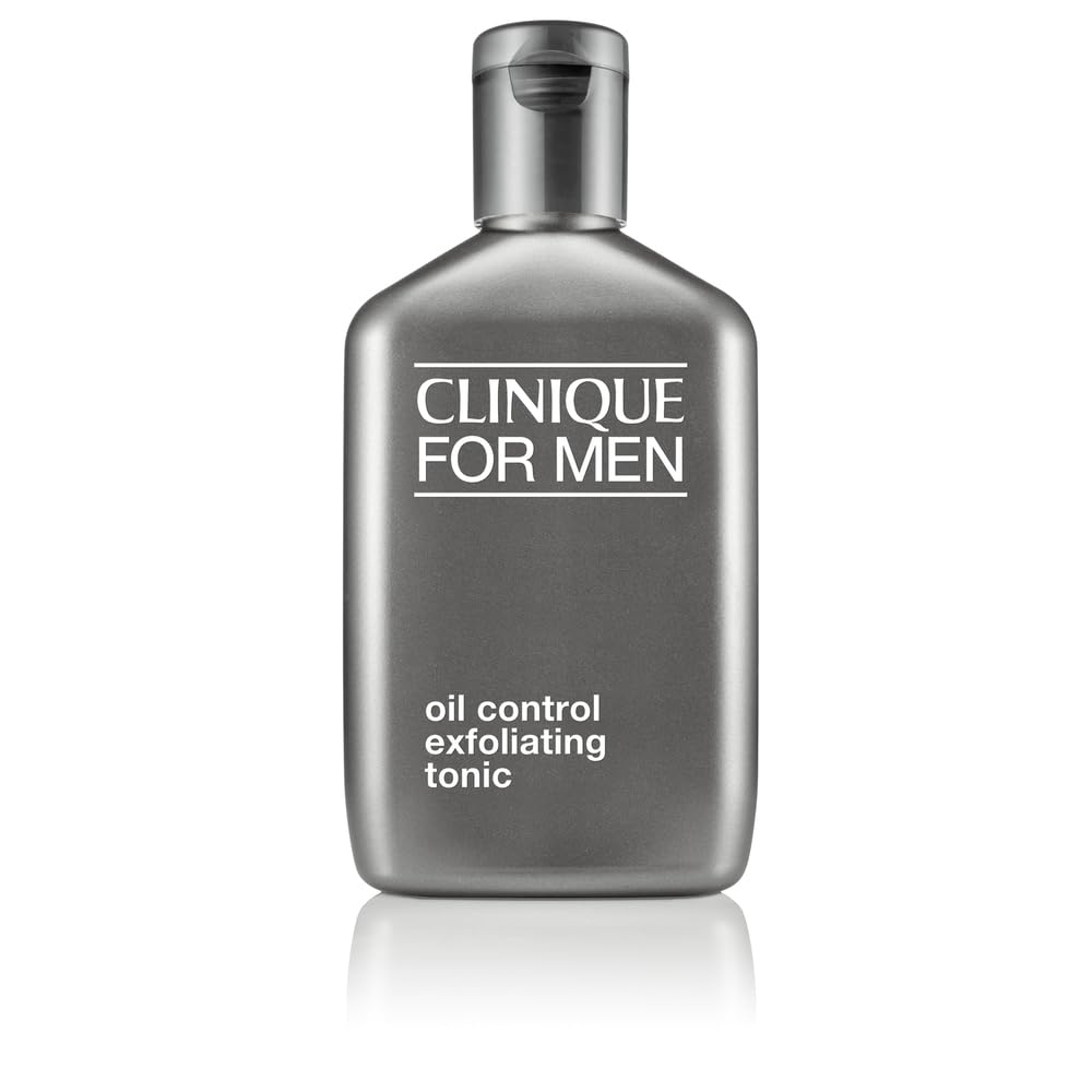 Clinique para Hombres tonico exfoliante controla el aceite y deja la piel refinada.