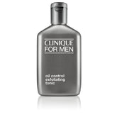 Clinique para Hombres tonico exfoliante controla el aceite y deja la piel refinada.