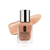 Clinique Superbalanced bottle pour demonstrates oil-free hydration for balanced skin.
