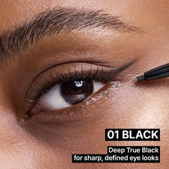 CLIO Sharp So Simple se aplica sin tirones para un look limpio.