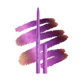 ColourPop Crème Gel Waterproof Chrome: aplicación precisa en la línea de pestañas para definición duradera.