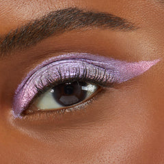 ColourPop Shadow Stix, delineado preciso con afilado incorporado.
