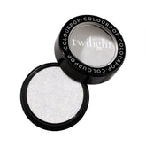 ColourPop Twilight Highlighter muestra textura elástica para un brillo suave y natural.