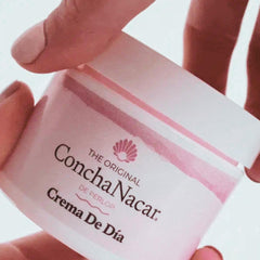 Concha Nacar Crema Día No.1, base ideal para maquillaje gracias a su acabado ligero
