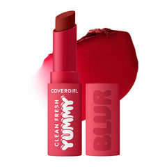 COVERGIRL Clean Fresh Yummy Blur Lipstick ofrece efecto difuminado suave en los labios.