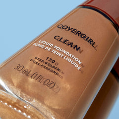 COVERGIRL Clean Liquid Foundation Perfect Beige 148, no obstruye los poros para piel respirable.