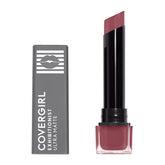 COVERGIRL exhibicionista labial ultra mate Risky Business en envase elegante, listo para retoques.