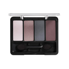 COVERGIRL Eye Enhancers 4-Kit double-ended applicator demonstrates easy shade application.