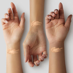 CoverGirl Simply Ageless polvo compacto, reducción visual de arrugas al tacto.
