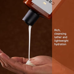 Cremo Spice & Black Vanilla foam texture shows lightweight hydration in action.