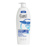 Curel crema corporal en envase botella para hidratación diaria sin grasa.