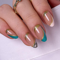 CurvLife kit de uñas postizas en almendra con lámina dorada para un look elegante