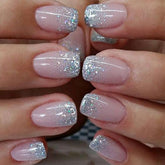 CurvLife uñas cortas brillantes, listo para un look diario pulido.