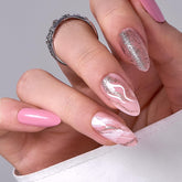 Curvlife uñas prensadas media almendra con brillos para un toque elegante.
