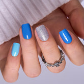 Curvlife uñas gel suave con diseño azul oceano para un acabado elegante.