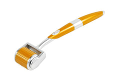 CYSSUS derma roller with storage case keeps needles clean and organized.
