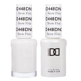 DAISY DND Snow Flake 448: esmalte gel crema con cobertura uniforme en el bote.