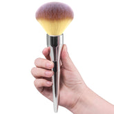 Daubigny foundation brush with flat-arched head for precise powder placement.