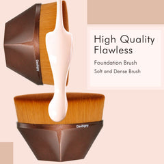 Daubigny foundation brush protective case keeps bristles clean.