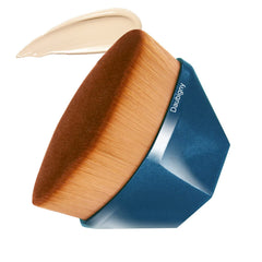 Daubigny Perfect Makeup Brush for Face with blue case delivers smooth, even foundation application.