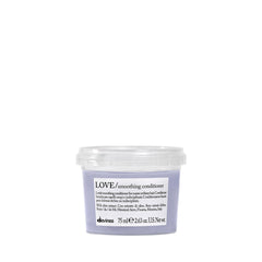 Davines LOVE Acondicionador en envase, cabello más manejable tras la aplicación.