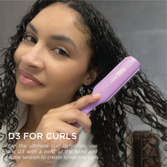 Denman Curly Hair Brush D3 defines curls on wet hair.
