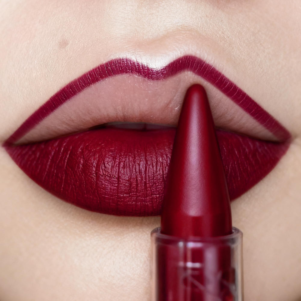 Depuplum barra-labios burgundy gradiente mate, definición precisa y acabado duradero.