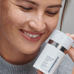 Dermalogica PowerBright, textura suave gracias a enzima de calabaza.