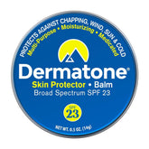 Dermatone bálsamo protector protegiendo el rostro del sol y del viento.