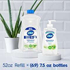Dial Jabon líquido antibacteriano Defense Aloe cuida la piel durante la limpieza diaria.
