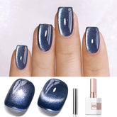 Esmalte gel Double Rhythm con efecto ojo de gato azul oscuro para uñas.