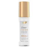 Dove Bond Shield Serum en manos para aplicar suavemente en puntas.