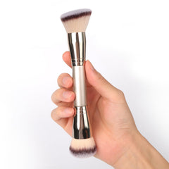 Dpolla dual-ended foundation brush with round head for seamless powder blending