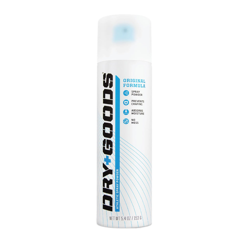 Dry Goods Original Athletic Spray Powder aplicada en 360° para cobertura uniforme sin desorden.