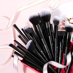 DUcare eye brushes 19 pcs close-up for precise blending and detailing.
