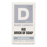 Duke Cannon: barra grande con humo de pistola, limpieza profunda para piel masculina.