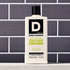 Duke Cannon Condicionador con romero y arnica, ingredientes naturales.