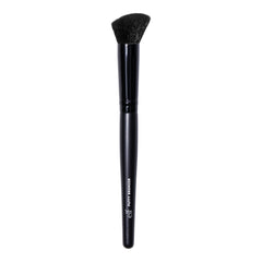 e.l.f. Putty Bronzer Brush angled head for precise contour and blend.