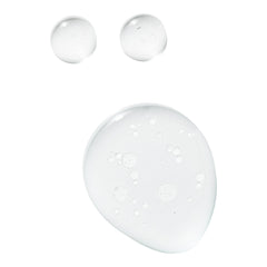 Aplicación suave de e.l.f. SKIN Holy Hydration Off para quitar maquillaje de ojos y labios